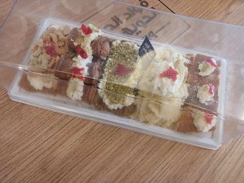 Dwayhi - Pastry — photograph 5