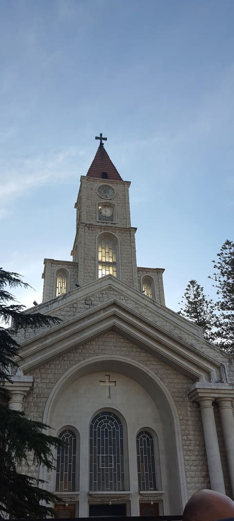Saint Jean Le Baptiste Church — photograph 2