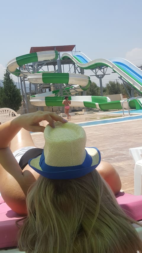 Aquavert Pool — photograph 5