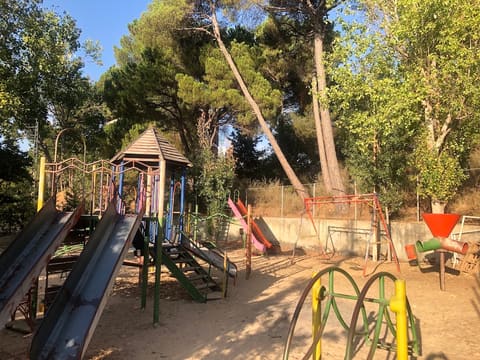 Douma Club Youth Hostel — photograph 5