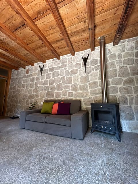 James' Barn — photograph 5
