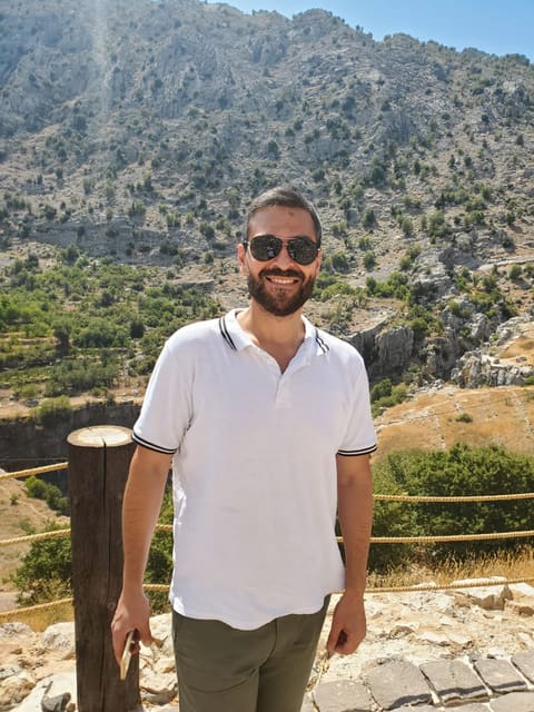Tannourine central square — photograph 5