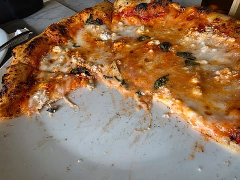 Una Pizza Amioun — photograph 3