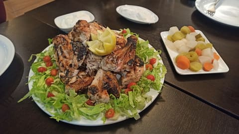 Rayess Restaurant — photograph 4