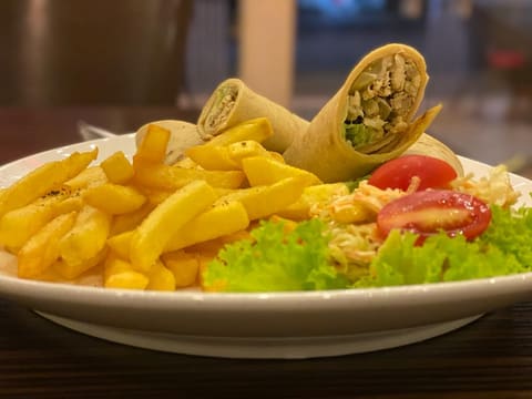 Zeus Restaurant — photograph 4