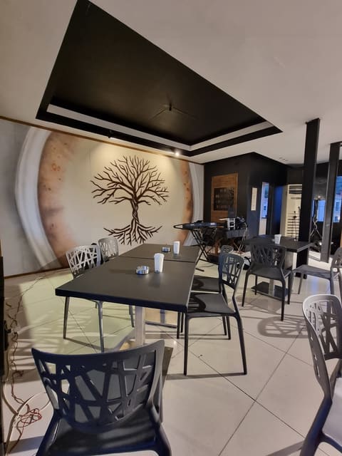 The Oak Resto Cafe — photograph 2