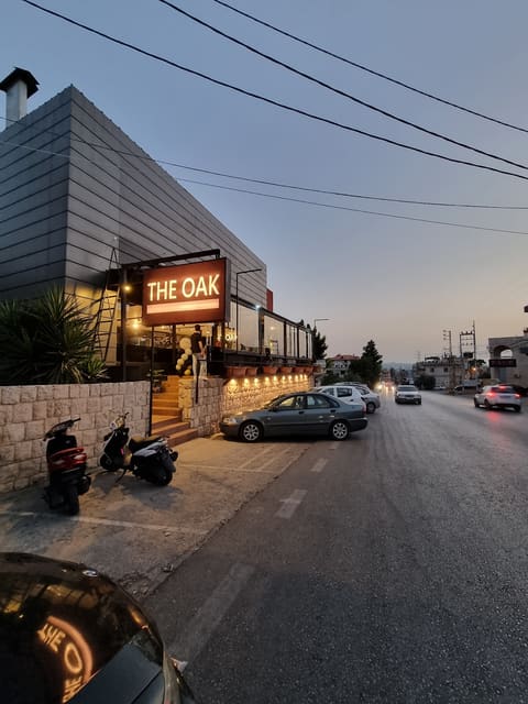 The Oak Resto Cafe — photograph 3