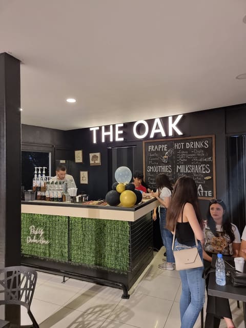 The Oak Resto Cafe — photograph 5