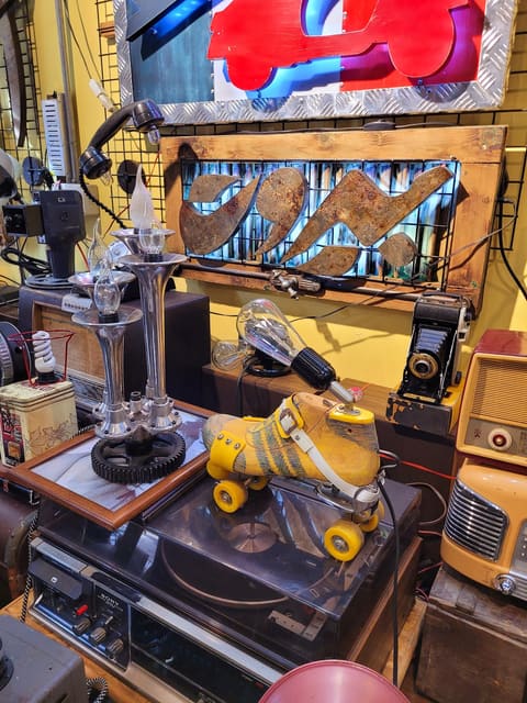 The Vintage Shop 961 — photograph 3