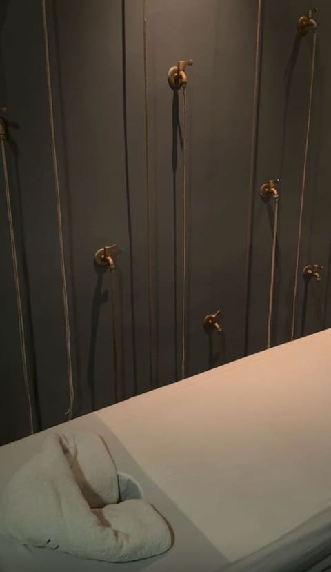 Hands seaside spa — photograph 4