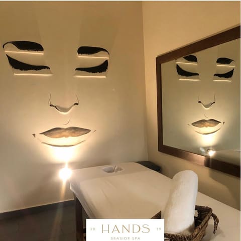 Hands seaside spa — photograph 5