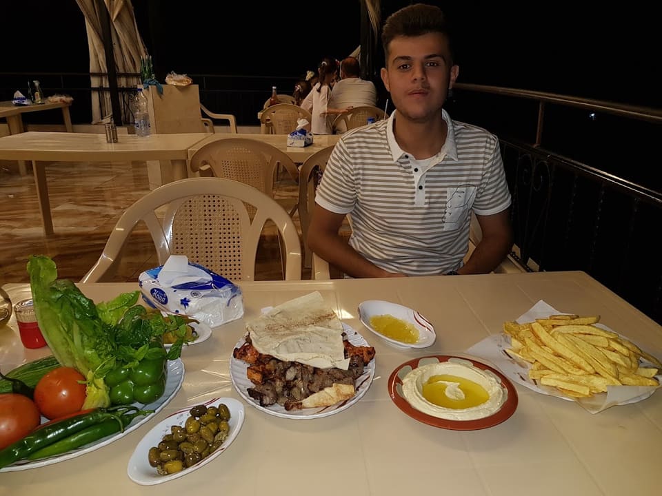 Mataam Al Jowzeh El Kbeer