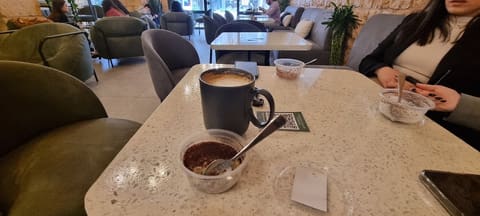 Vee Coffee Shop Jounieh — photograph 5