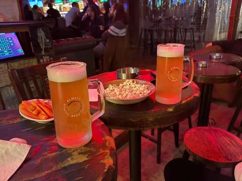 Hooligans Bar and Grill — photograph 4