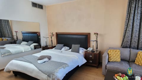 Marbella Hotel — photograph 2