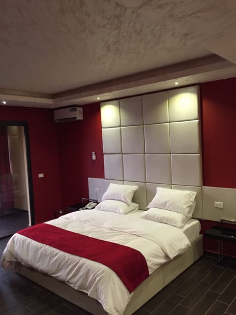 Hotel Adriatic — photograph 3