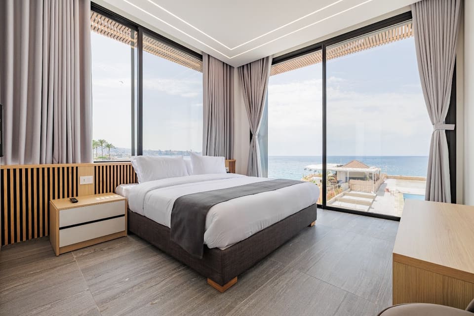 Middle Beach Hotel & Resort