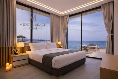 Middle Beach Hotel & Resort — photograph 2