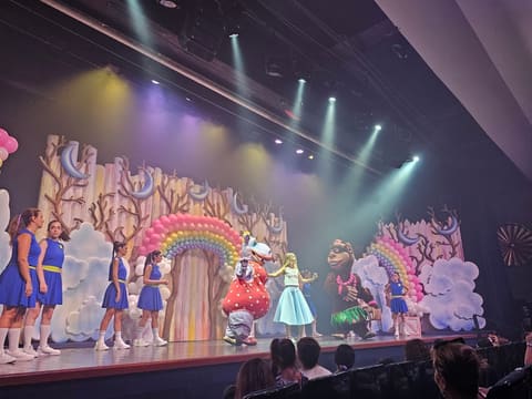 Ghinwa's World (Theatre la cite jounieh) — photograph 2