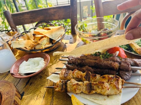 Chez Cheker Restaurant — photograph 2