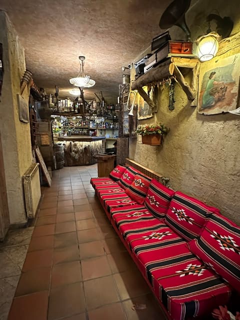 Chez Cheker Restaurant — photograph 4
