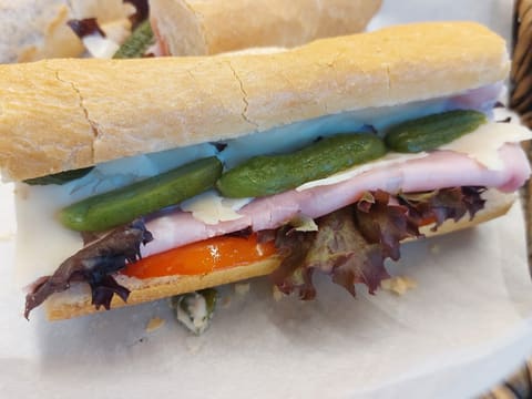 BAGUETTE EXPRESS — photograph 3