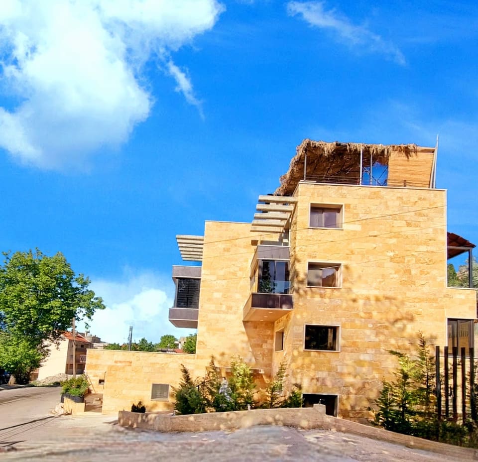 Faraya Yellow Stone