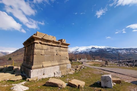 The big kfardebian tower faqra Roman — photograph 2