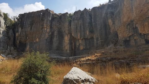 Kfardebian's Natural Bridge — photograph 6