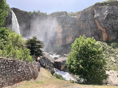 FARAYA Waterfall — photograph 2
