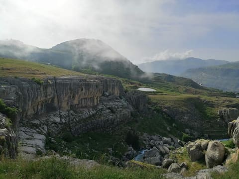 Jisr Al-Hajar Natural Bridge — photograph 3