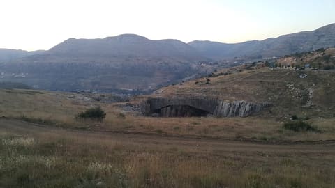 Jisr Al-Hajar Natural Bridge — photograph 5