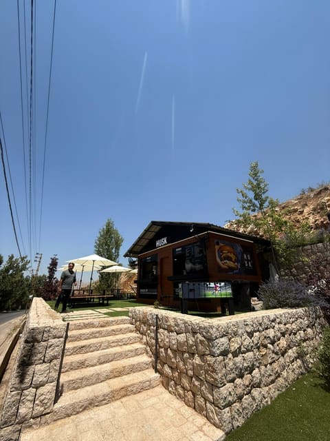 HUSK Kfardebian — photograph 4