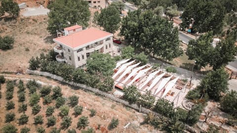 Snow Hills Hotel — photograph 4