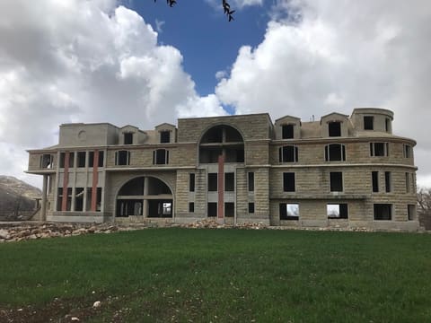 Raymond Ziadeh Le Château fort / Faqra — photograph 4