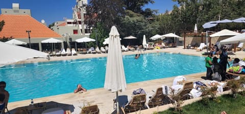 Le Sushi Bar & Pool Kfardebian — photograph 6