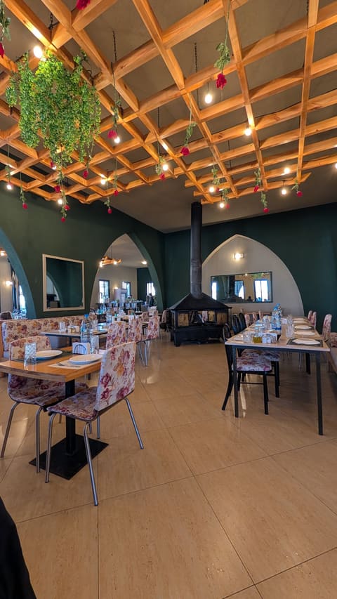 Snounou Laqlouq - Restaurant & Hotel — photograph 3