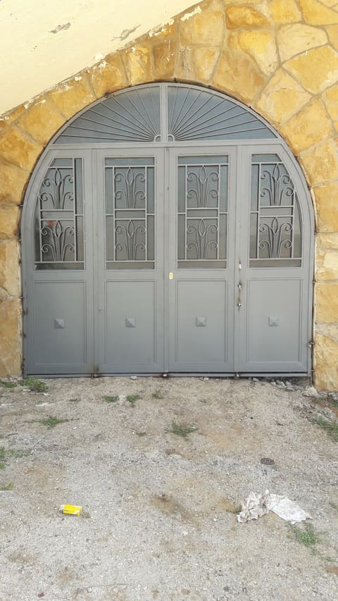 Al Noujoum Restaurant — photograph 4