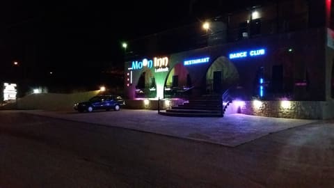 Moon Inn Laklouk — photograph 4