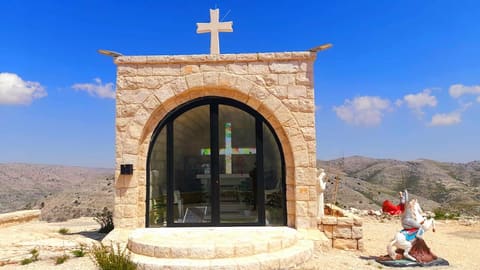 Church Of The Holy Spirit — photograph 2