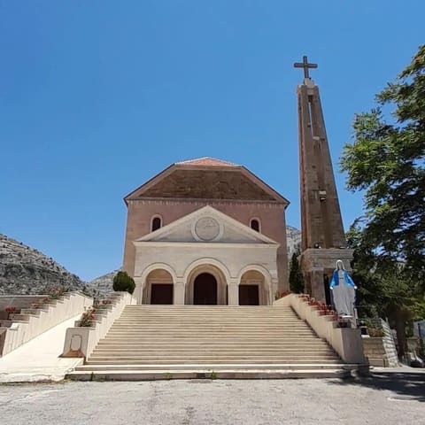 Sayedat El Reaayeh Church — photograph 2