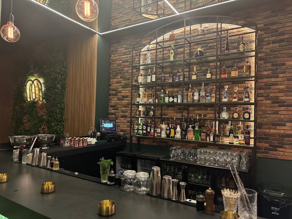 Marzano restobar broumana