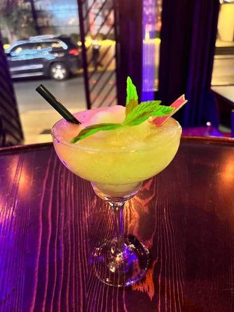 FOXHOLE Cocktail Bar — photograph 4