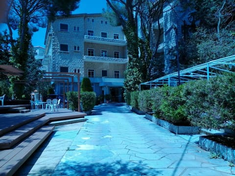 Garden Hotel Broumana — photograph 5