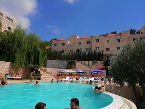 Aurelia Pool Bar — photograph 5