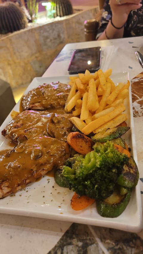 Hyde Restobar — photograph 6
