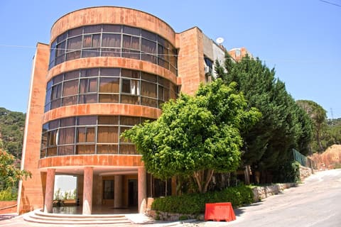 Matador Hotel Lebanon — photograph 3