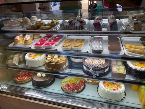 Patisserie AZ- Bickfaya — photograph 3