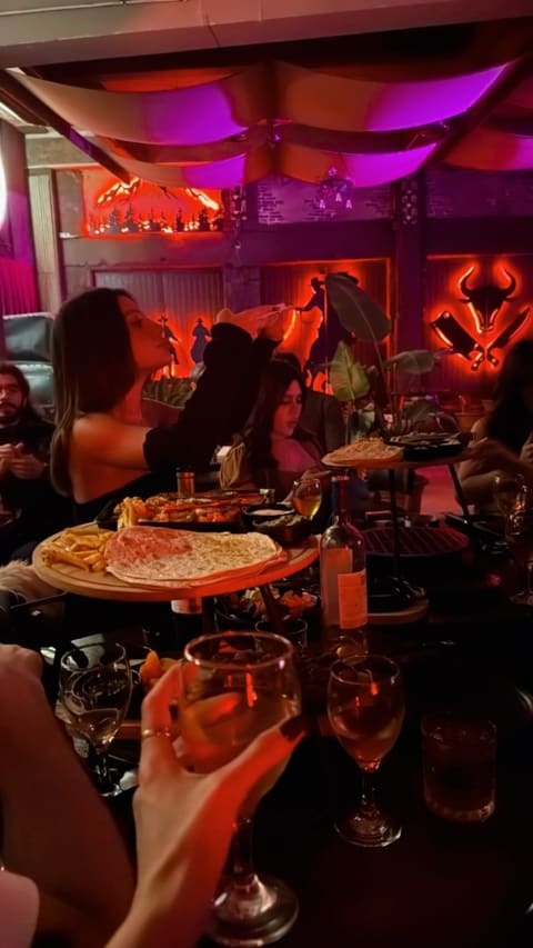 Saloon venue — photograph 2