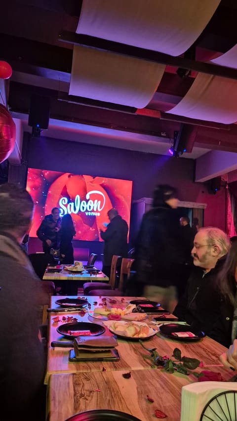 Saloon venue — photograph 3